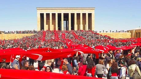 Ankara Valiliği'nden CHP'nin 23 Nisan yürüşüne engel