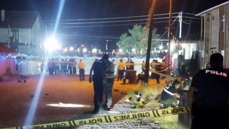 Düğünde pompalı tüfekle havaya ateş açıldı: 2 yaralı
