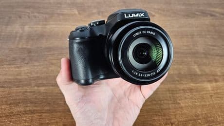 Kamera mit 60-fachem-Megazoom: Panasonic Lumix DC-FZ82D im Test