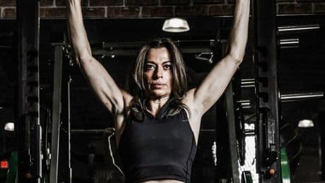 A woman switched from a desk job to bodybuilding in her mid-40s with 4 simple strategies. It revitalized her life.