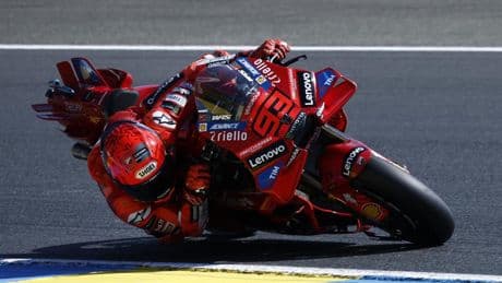 Marc Márquez completa su pleno de Sprints en Le Mans con caída de Bagnaia
