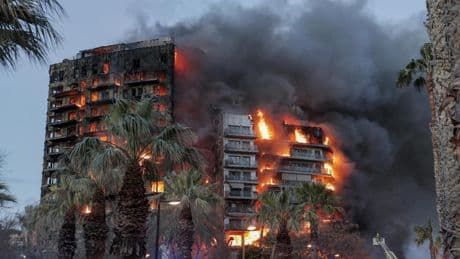 Víctimas del incendio de Campanar recurren el auto de archivo del caso al considerarlo "sesgado e incompleto"