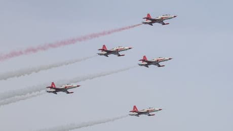 Türk Yıldızları'ndan Antalya semalarında 23 Nisan provası