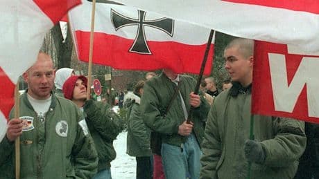 Klage gegen Extremisten-Liste — AfD Bayern beauftragt früheren Neonazi als Anwalt