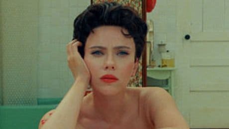 Kurtları korkutan kadın: Scarlett Johansson!