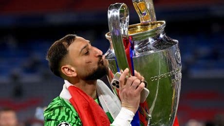 Transfer news live: Isak forcing Liverpool move, Donnarumma’s agent rages over Man Utd deal, Chelsea agree Garnacho terms