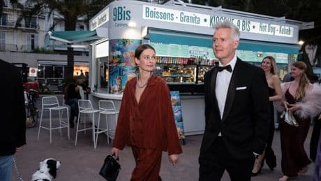 Michel van der Aa bracht z’n VR-opera naar Cannes, en won. ‘Tien minuten later staan we giechelend op de boulevard’