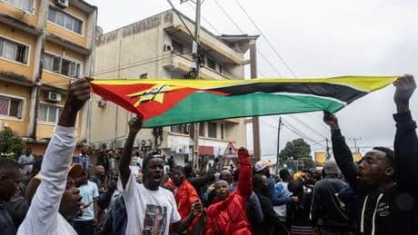 Le Mozambique, un pays “sur le fil du rasoir” cinquante ans après son indépendance