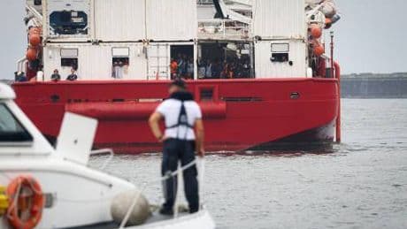 Bloccato lo scafista "fantasma": così portava i migranti in Italia