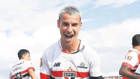 Masadaki isim Ferreirinha!