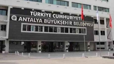 Antalya Büyükşehir Belediyesine yönelik soruşturmada gözaltına alınan 3 kişiden 2'si tutuklandı