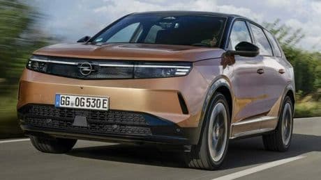 Opel Grandland Electric Long Range, più cavalli e con la batteria da 97 kWh l'autonomia sfiora 700 km