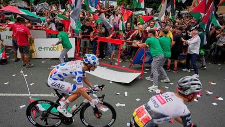 Radsport: Nach Eklat bei Vuelta: Weltverband kritisiert Proteste
