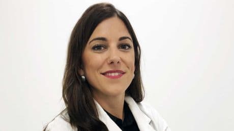 Claudia Bernárdez, dermatóloga: ”¿Después del verano notas más canas en tu pelo? Esto es lo que puedes hacer”