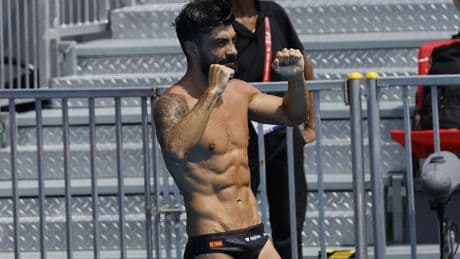 Carlos Gimeno hace historia con su plata en saltos de gran altura en los Mundiales de Natación de Singapur