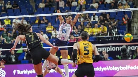 VakıfBank yarı finalde kaybetti! Üçüncülük maçına çıkacaklar