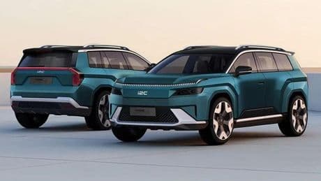 Indonesia se prepara para lanzar su coche 'nacional': para sorpresa de nadie, será un SUV eléctrico