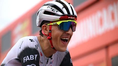 Soler soleert naar dagzege in Vuelta, Israël-ploeg opnieuw onderwerp van gesprek