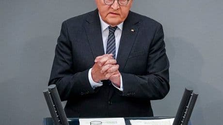 Weltkriegsgedenken im Bundestag: „Geschichtslügen“ und „Wertebruch“ – Steinmeier kritisiert Russland und USA