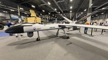 El dron español SIRTAP se arma con BAT: así es la bomba guiada por láser desarrollada entre Zaragoza y Málaga que equipará