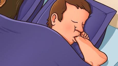 Petites manies de nuit : « Je plonge et enroule mon corps nu dans mes draps »