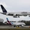 Toestel Lufthansa vliegt tien minuten zonder controle: piloot naar toilet, copiloot valt flauw