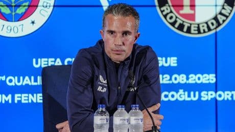 Robin van Persie'den Fenerbahçe açıklaması: 'Onlara saygı duyuyorum ama...'