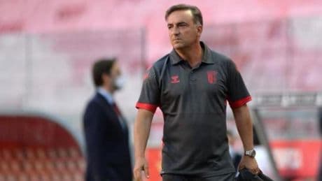 El técnico Carlos Carvalhal deja el Braga