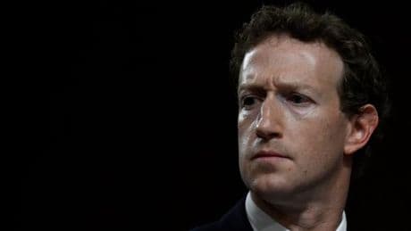 Aux Etats-Unis, le procès de Meta débute avec Zuckerberg à la barre et une bataille juridique déjà féroce