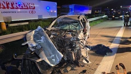 Schwerer Unfall auf A2 bei Ziesar – Autofahrer kracht in Lkw