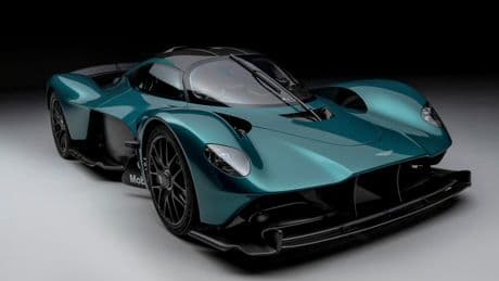 Un millonario compró un Aston Martin Valkyrie por tres millones de euros: le ha dado tantos fallos que ha demandado a la marca