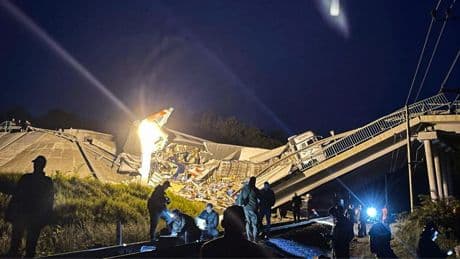 Al menos siete muertos y cerca de 70 heridos al derrumbarse un puente sobre un tren en la región rusa de Briansk
