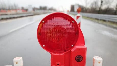 Lager gebrochen: Konrad-Adenauer-Brücke in Trier wegen Schäden teils gesperrt