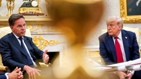 Donald Trump promet “un grand nombre d’armes” à Kiev et menace Moscou de nouvelles sanctions
