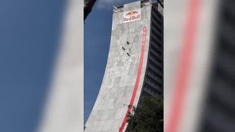 85 Meter hoch! - Skater stürzt auf dieser Mega-Rampe
