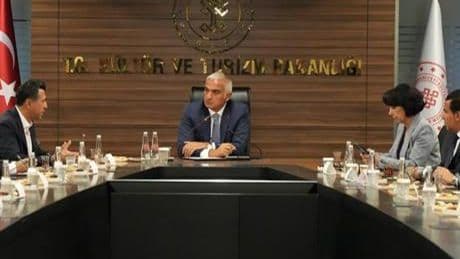 Bakan Ersoy, BETUYAB Yönetim Kurulu Başkanı ve üyeleriyle bir araya geldi