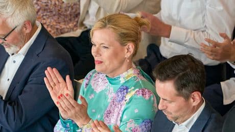 „Unerträglich“ – Reichinnek legt Klöckner nach CDU-Sommerfest bei „Nius“-Sponsor Rücktritt nahe
