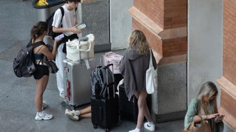 Renfe vende este verano un 25% más de billetes con la rebaja para jóvenes y supera los 2,5 millones