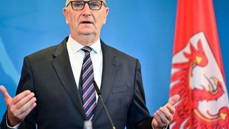 AfD-Einstufung als rechtsextrem: Woidke drängt auf inhaltliche Auseinandersetzung