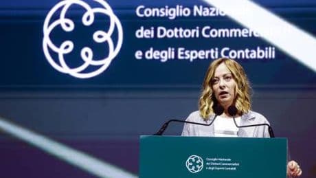 Meloni: “Taglieremo le tasse al ceto medio”