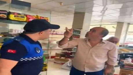 Gaziantep'te marketçi, zabıtalara saldırdı