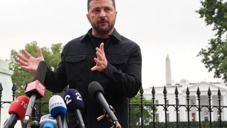 Ukraine-Krieg: Selenskyj: Müssen nicht mit USA über Waffeneinsatz reden
