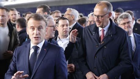 Ukraine : Macron réclame des « discussions directes » entre Kiev et Moscou