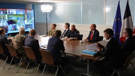 A Paris, Zelensky et la « coalition des volontaires » espèrent arracher un soutien de Trump à l’Ukraine
