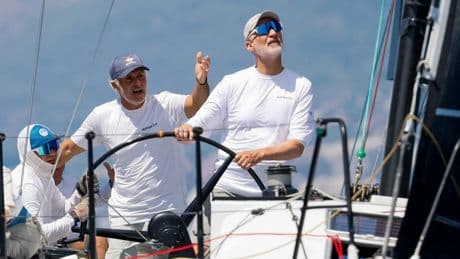 El 'accidentado' día de regatas del rey Felipe: se cae una vela con él a bordo: "Es un barquito muy antiguo"