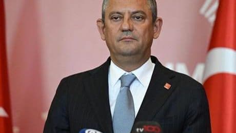 Özgür Özel'den TBMM Başkanvekili Sırrı Süreyya Önder'e geçmiş olsun mesajı