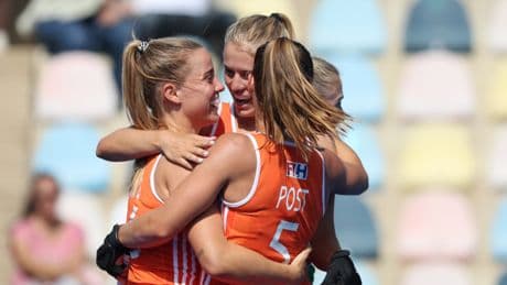 LIVE: Oranje Dames leiden na snelle goal van Joosje Burg