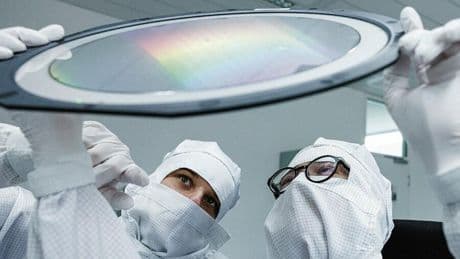 Halbleiter: „Sehr volatiles Umfeld“: Infineon kürzt die Investitionen