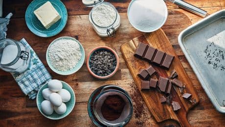 Nur fünf Minuten: So gelingt eine fluffige Creme-Torte ohne Ofen