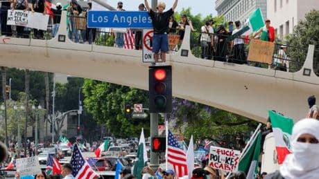 « Fière d’être brune » : à Los Angeles, le sursaut de solidarité de la jeunesse latino